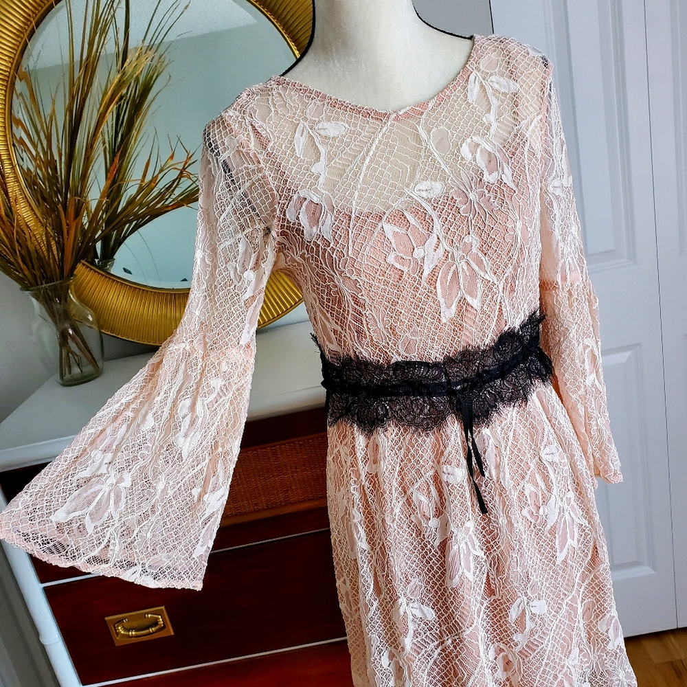 Zara lace bell sleeve black and nude dress